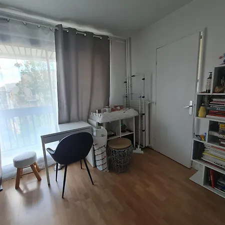 Luminous Studio_ Eiffel Tower View פריז