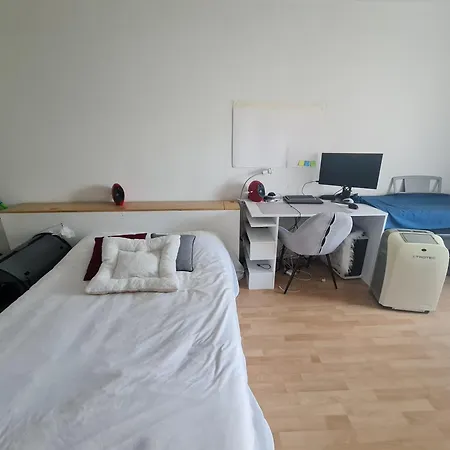 Luminous Studio_ Eiffel Tower View